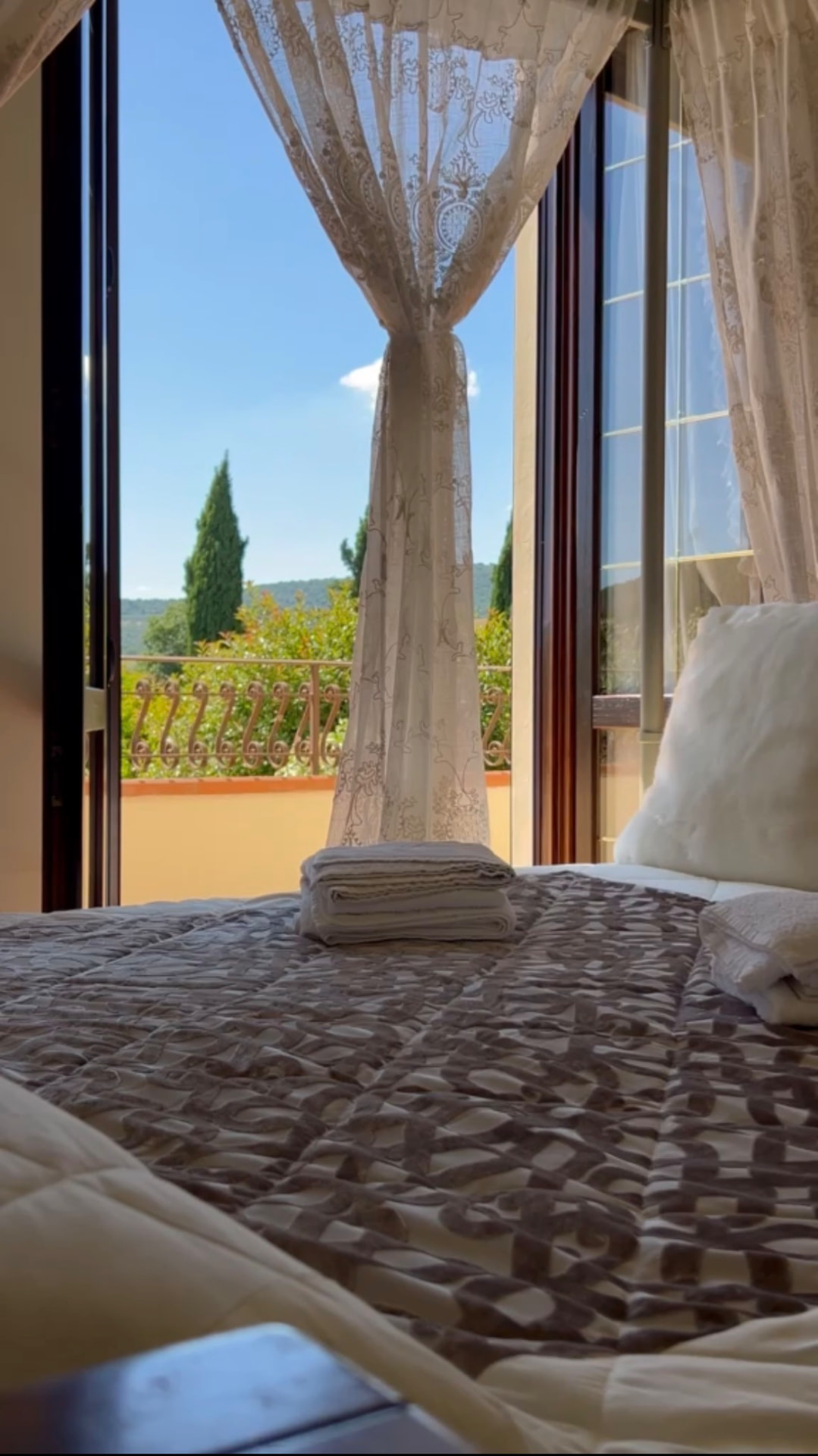 Camera con vista sul giardino